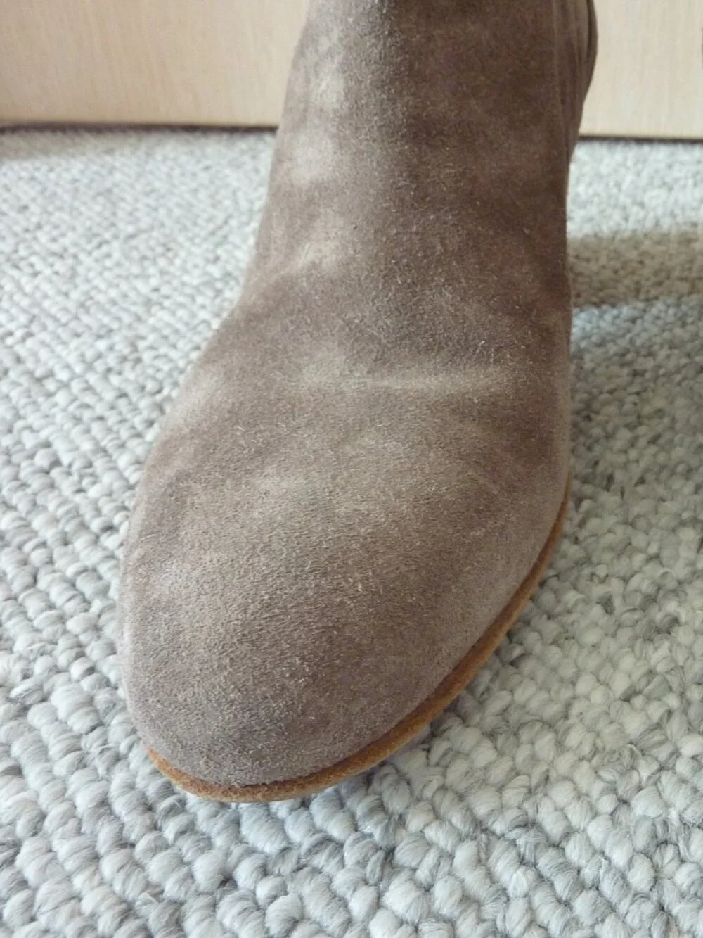 $395 Vince Hallie Round Toe Suede Grey Limestone Boots SZ 11 41 Low heel Booties